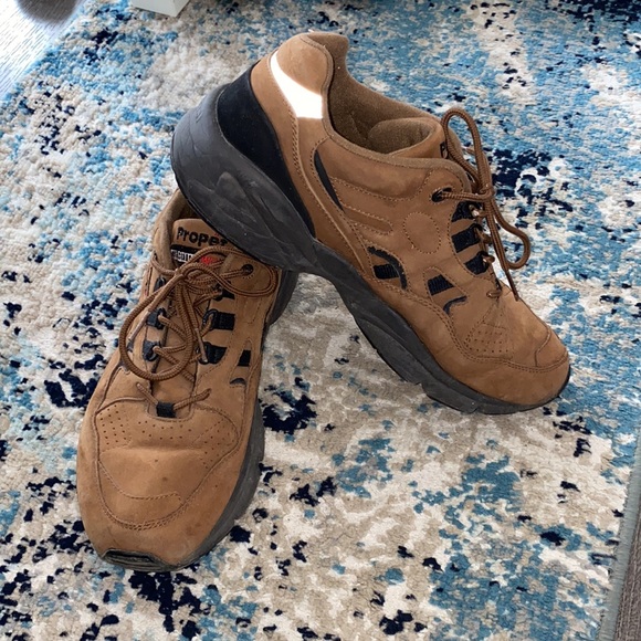 Propét Stability Walker Walking Shoe - Picture 4 of 7